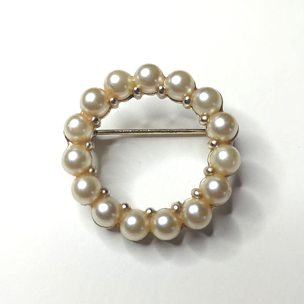 ❤️5/$25 intage Faux Peal Brooch